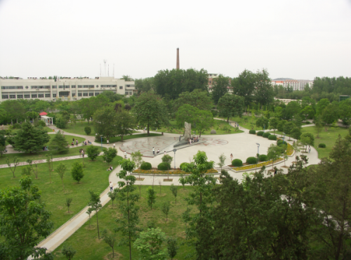 河南师范大学西区中心花园